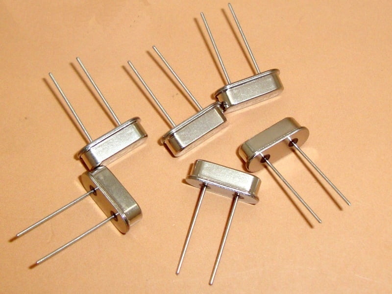 8 Mhz Crystal HC-49US 2Pin DIP Through-Hole Half Size
