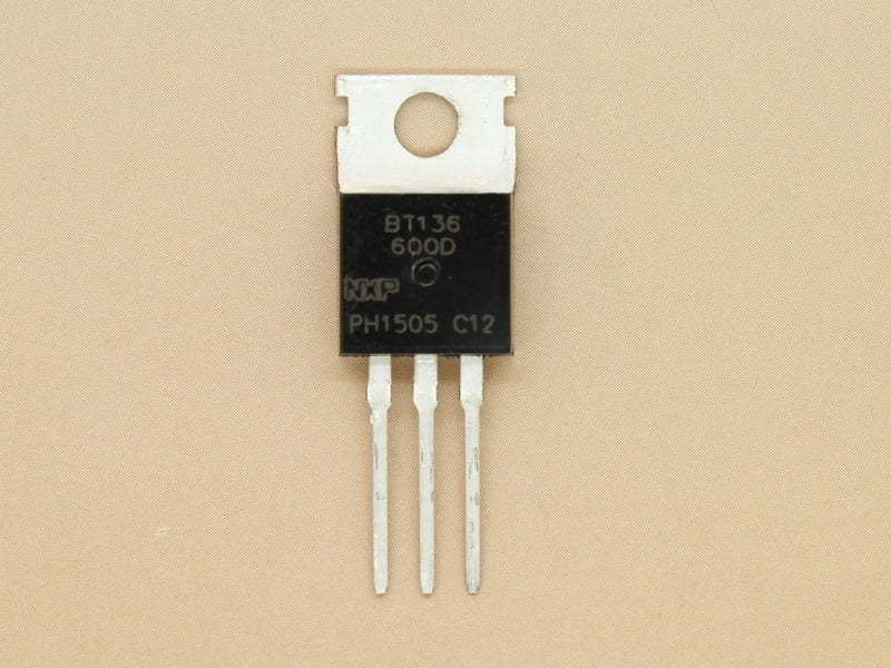 BT136-600D TO220 4A 600V