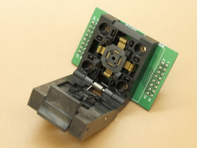 QFP32 PQFP32 TQFP32 - 0.5mm - Body 5x5mm (7x7mm with Pins) - ZIF Socket