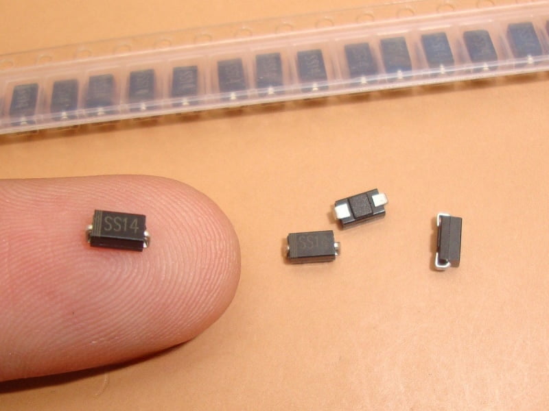 SS14 SMA DO-214AC 1A 40V Schottky Diode