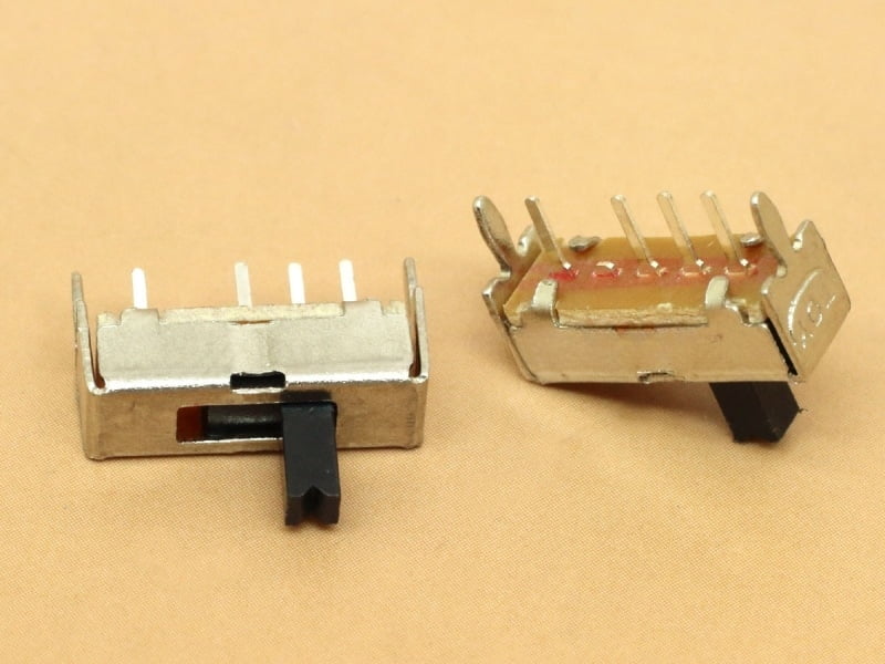 Slide Switch TH Vertical - 4 pins - 1 circuits - 3 positions