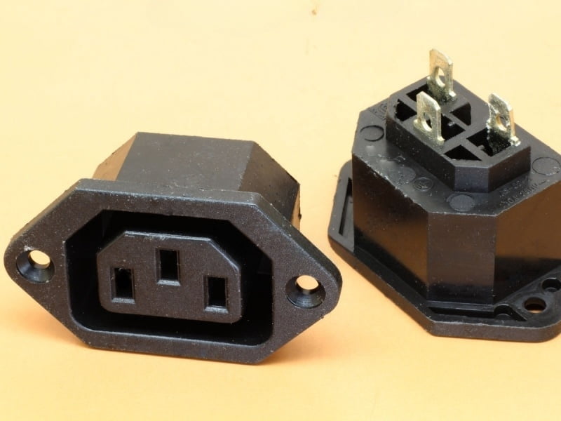 AC Power Female Socket - Screw Mount - IEC 60320 C13 - 2500W (250Vx10A)
